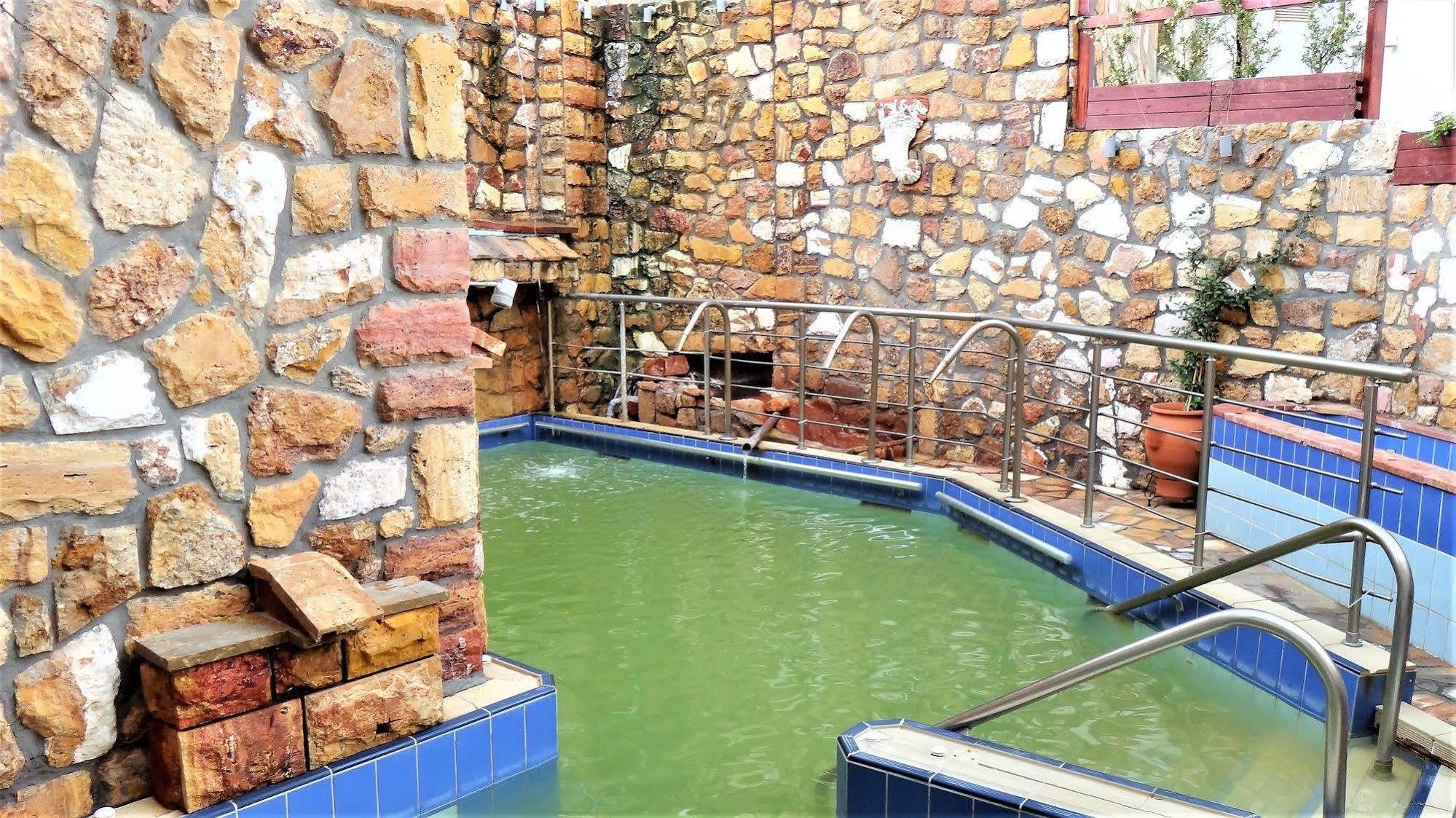 9 Queens Spa Hotel Loutra Edipsou  Exterior foto